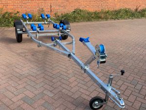 RG2/400 Basic 600 kg GVW, for boats up to 4.5m