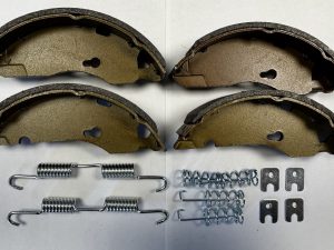 ALKO BRAKE SHOES FOR 1637 (384481+384296) SETFor 1 complete axle (2 hubs)