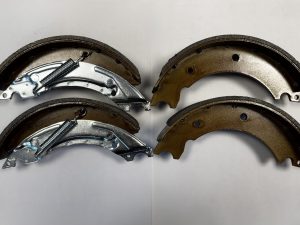 Knott brake shoes  2 pairs 203 x 40 to do one complete axle with springs