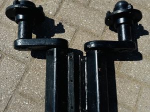 Independent  units 350kg pair unbraked with extended hubs for 10" wheels