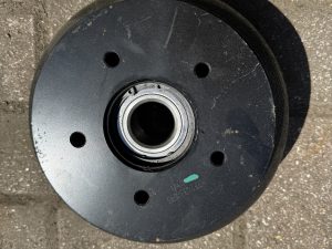 avonride hub and bearing x type complete with bolts, bearing, dust cap 200x50 5x112pcd